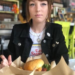 Meet your Posher, Brittani